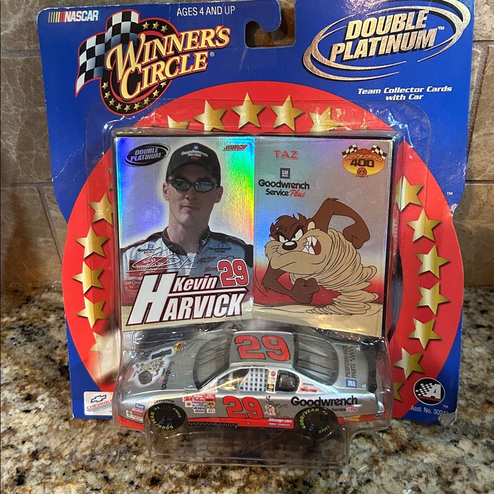 NASCAR Kevin Harvick #29 Taz Team Collector Cards with Car 1:43 - Picture 2 of 6
